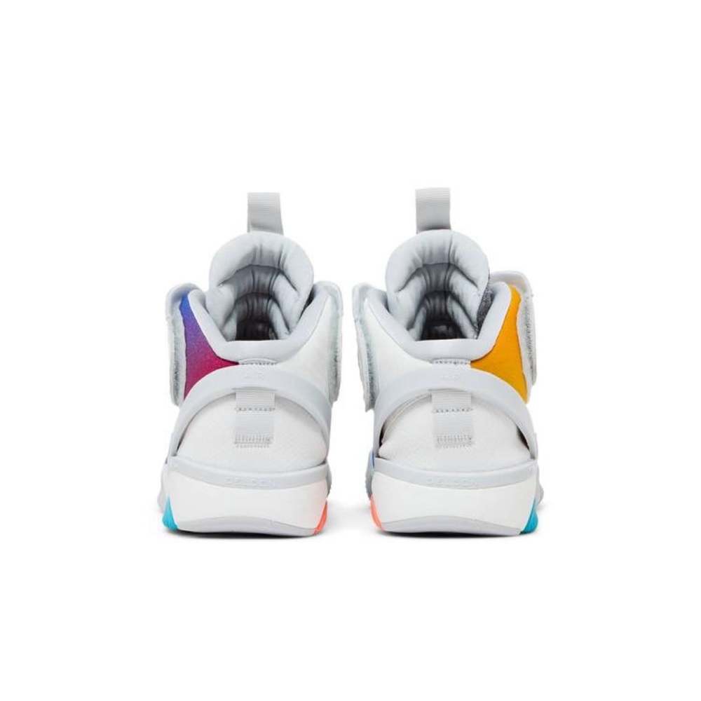 Nike Men’s Air Deldon Be True
Basketball Shoes
Summit White/Summit White - Picture 9 of 16